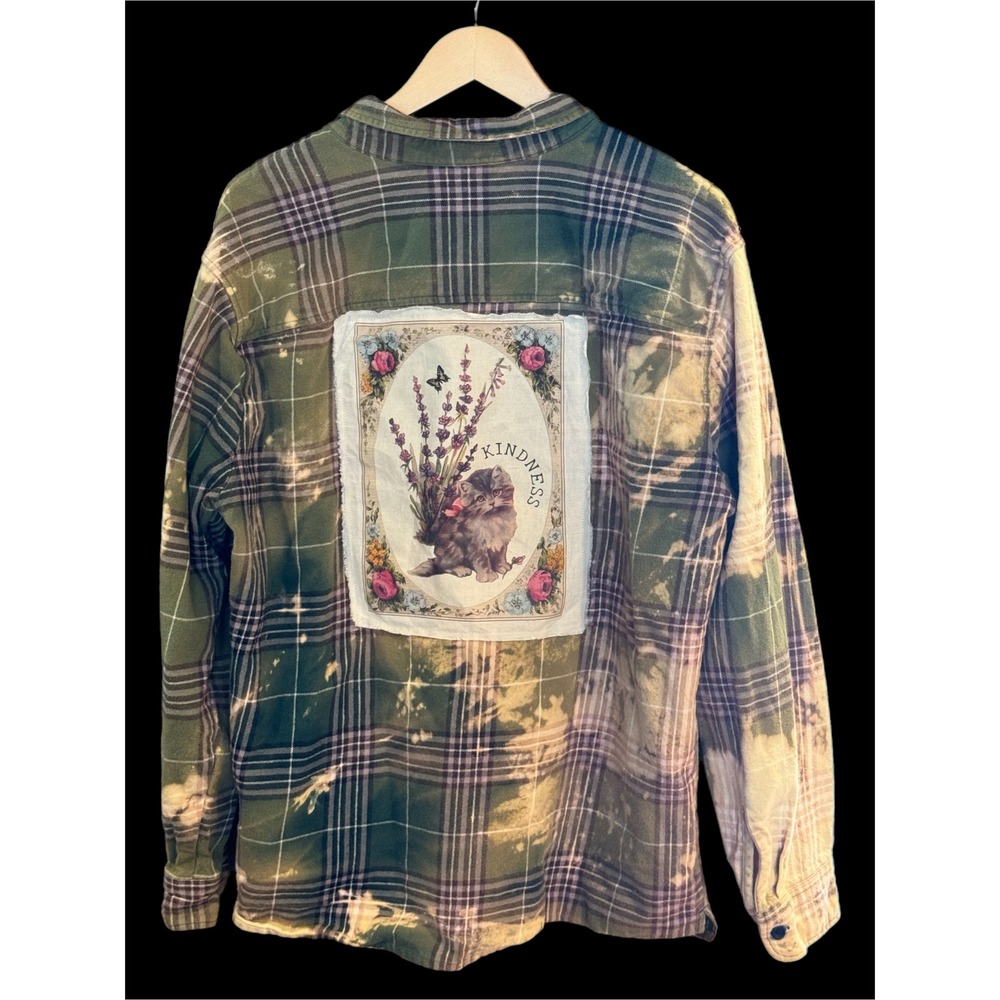 PacSun Green Plaid Flannel‎ | Kindness Kitty Patch | Distressed | Large
